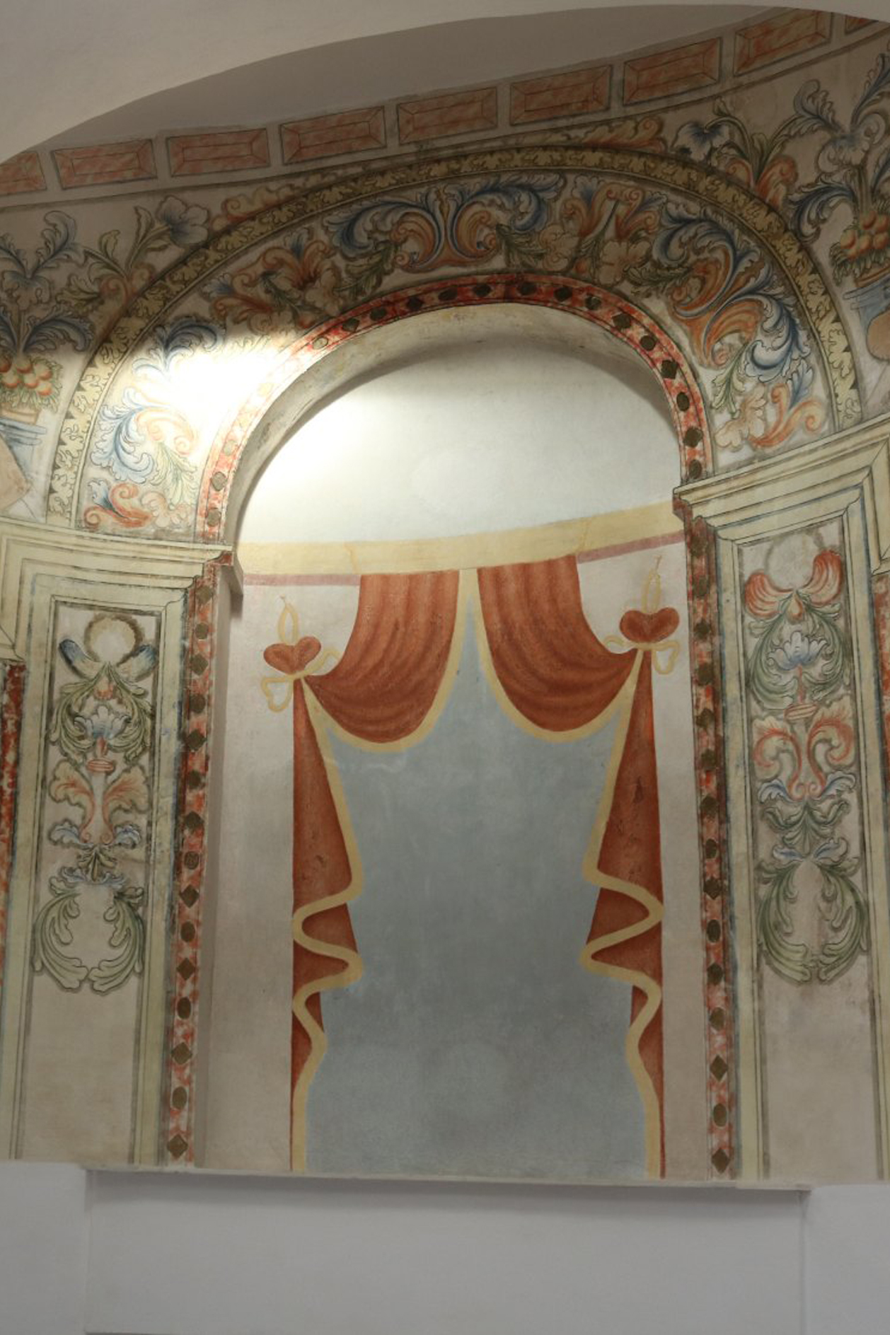 DESPUÉS-Restauracion-Pinturas-murales-Iglesia-Santa-Maria-de las Lagrimas. Guadix.Proyecto Junta de Andalucia